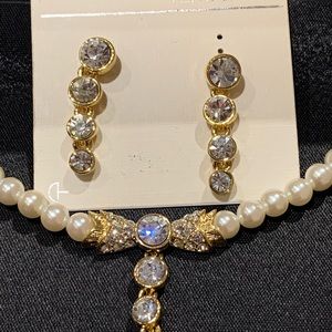 Gorgeous Gold plated Pearl set by Vendome - Special Occasions